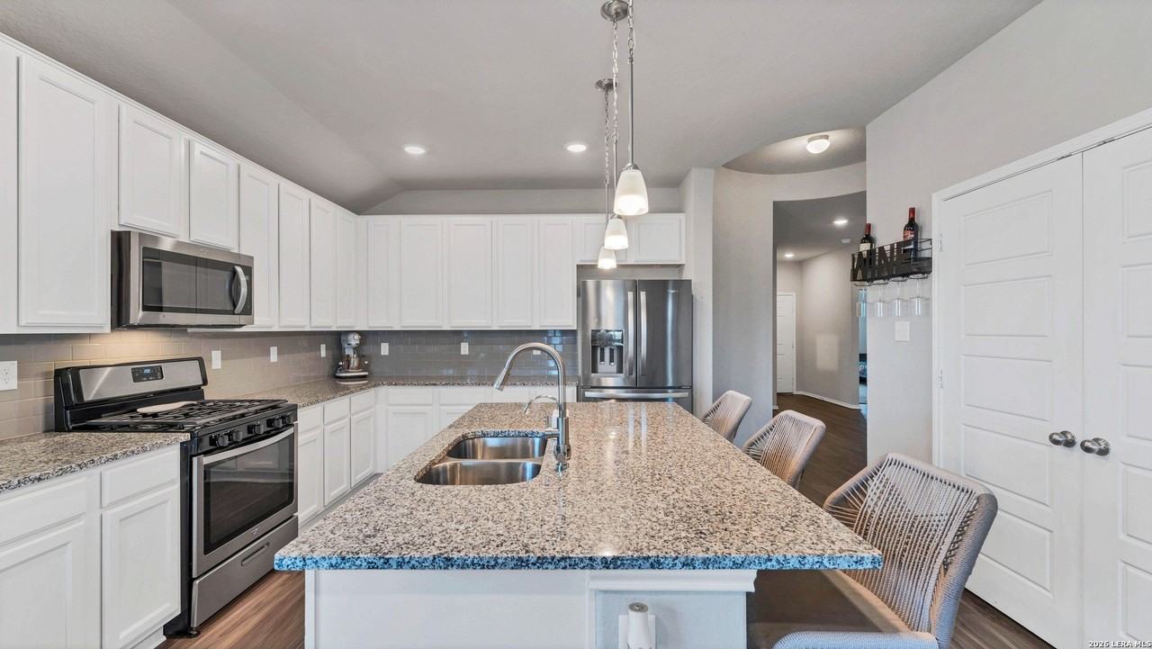 1711 Stone House - Photo 5 of 24
