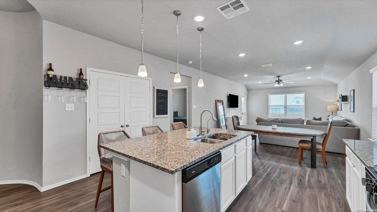 1711 Stone House - Photo 6 of 24