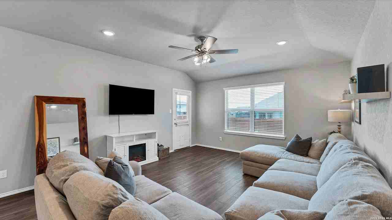 1711 Stone House - Photo 7 of 24