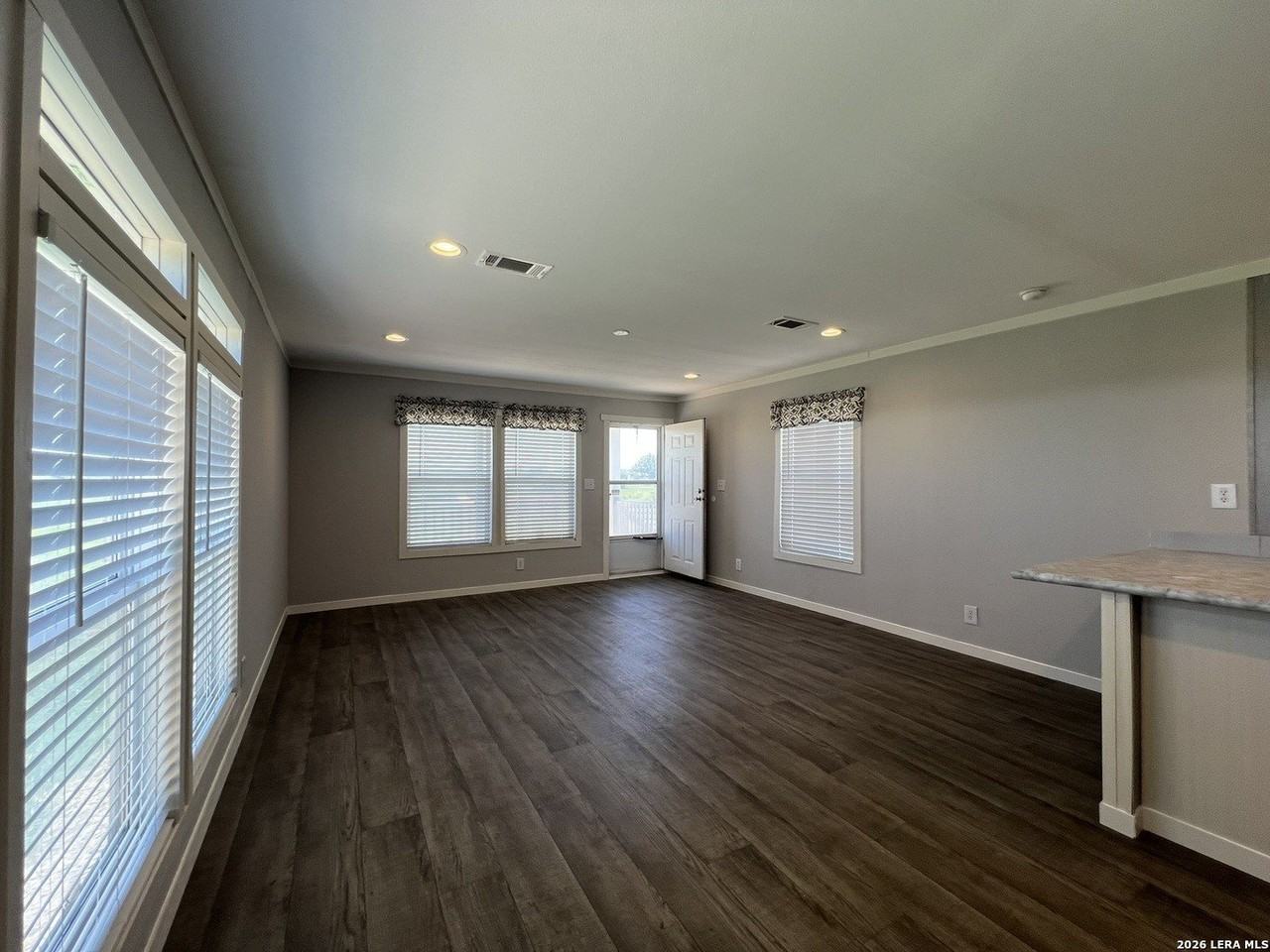1296 Country Ln - Photo 4 of 16