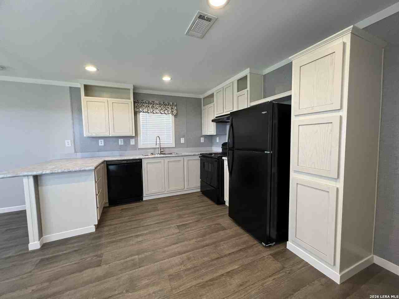 1296 Country Ln - Photo 5 of 16