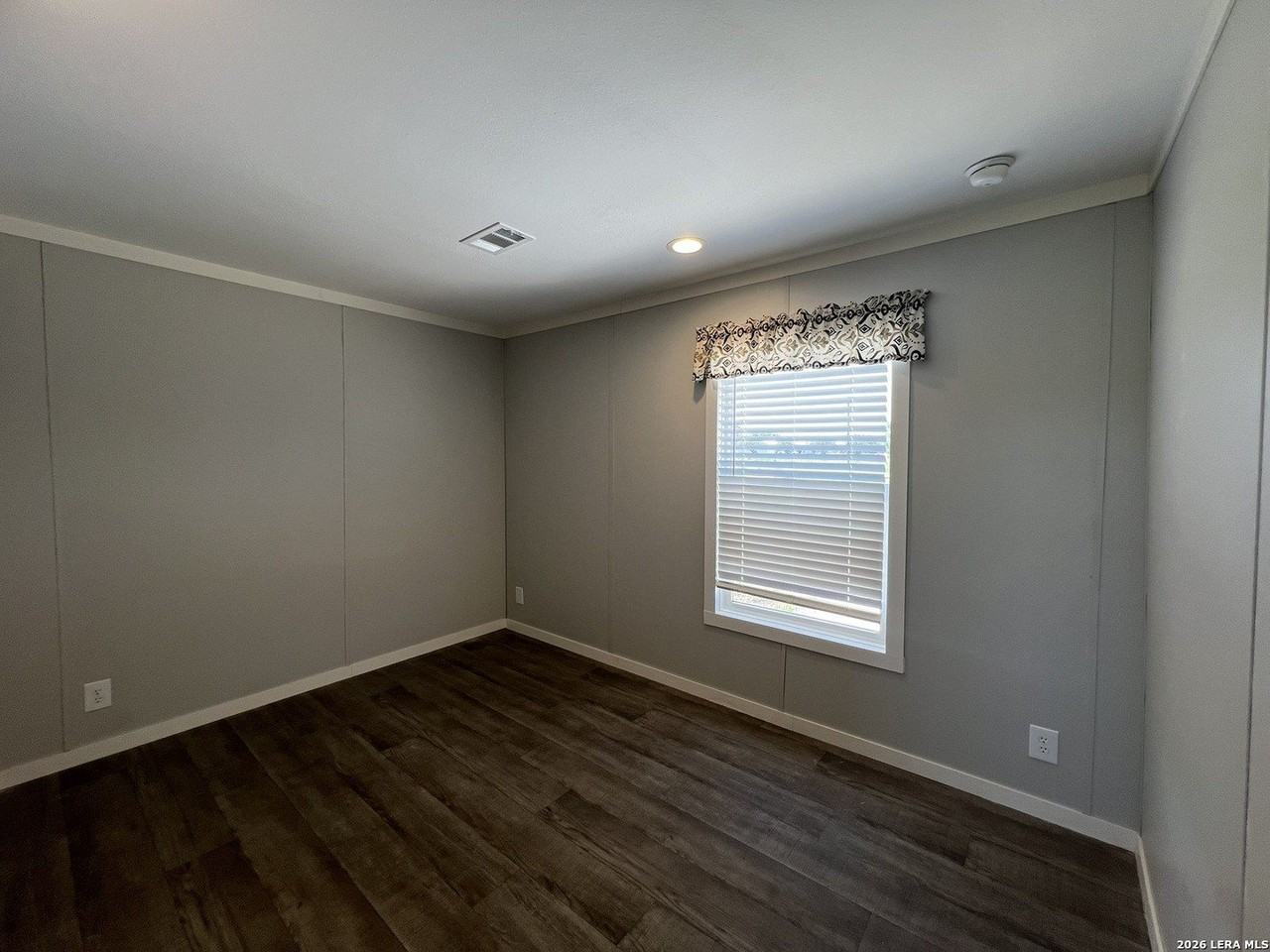 1296 Country Ln - Photo 7 of 16