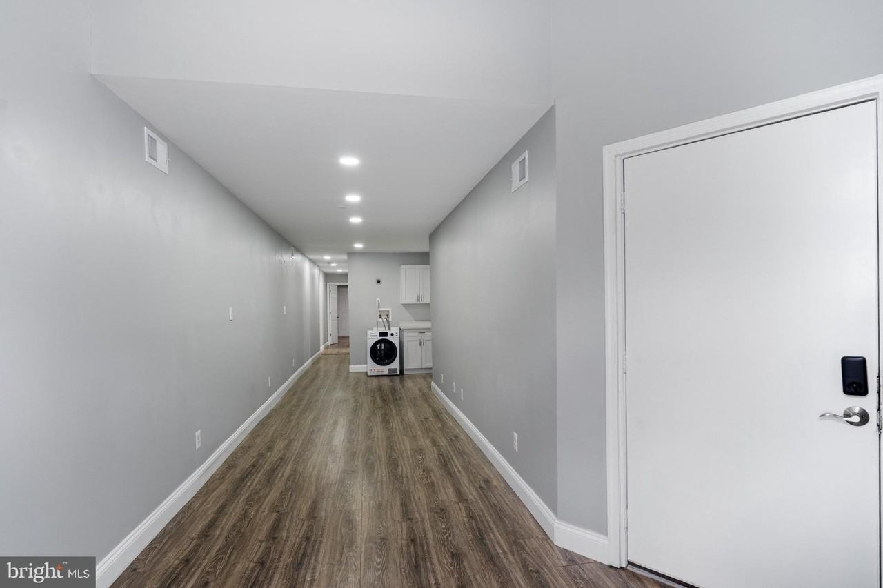 823 Newington Ave #1 - Photo 5 of 14