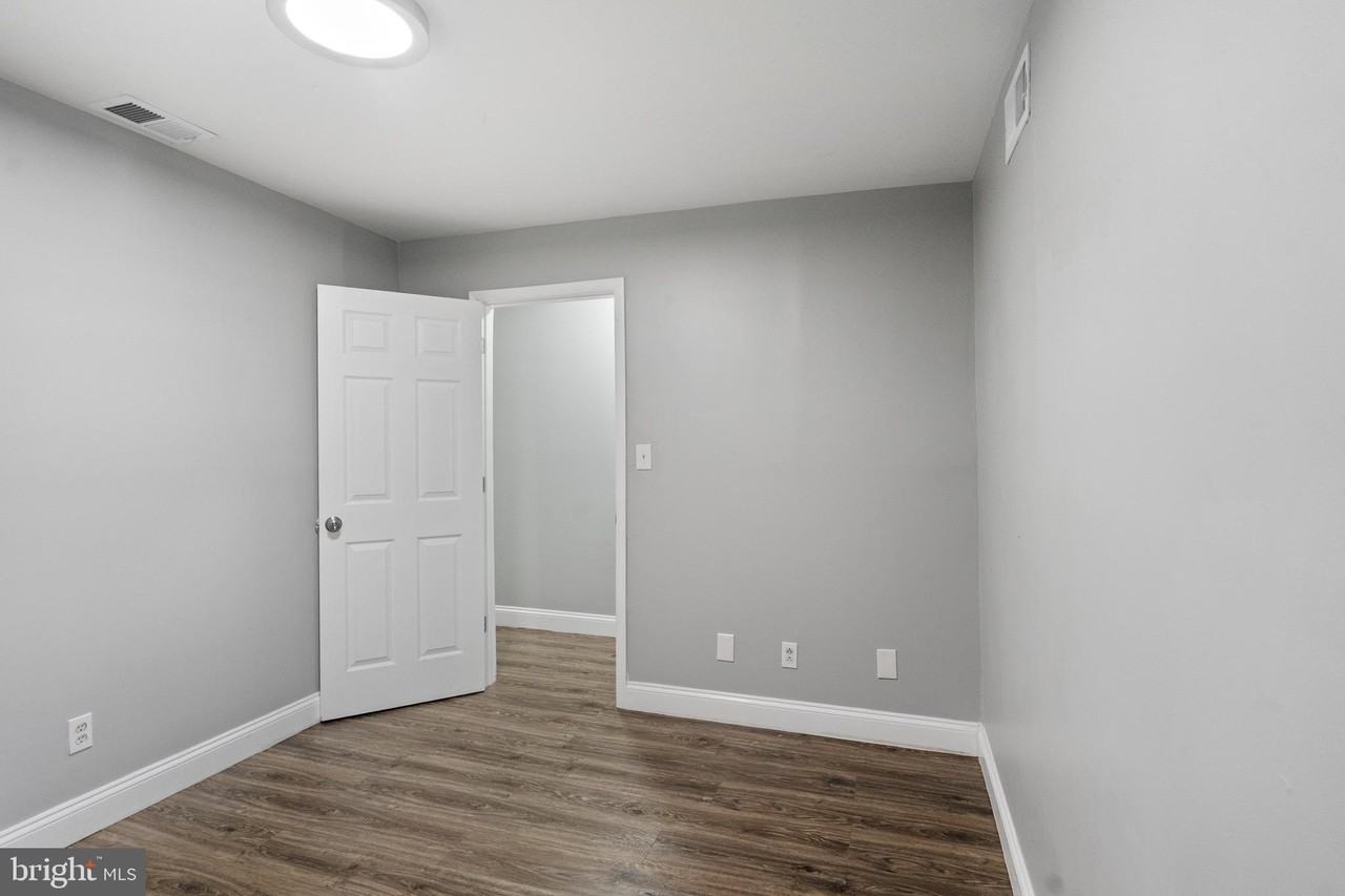 823 Newington Ave #1 - Photo 6 of 14