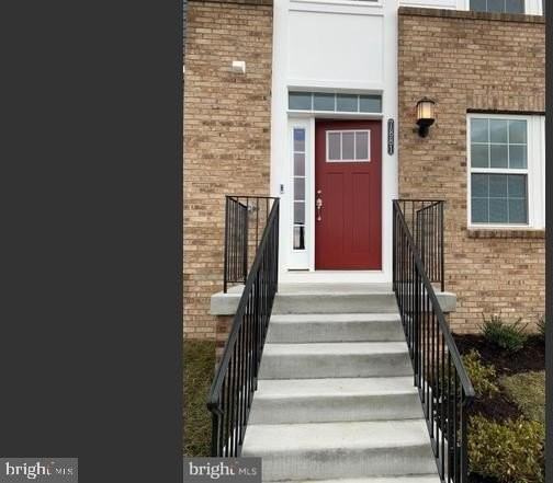 7881 Barrensdale Rd - Photo 3 of 32