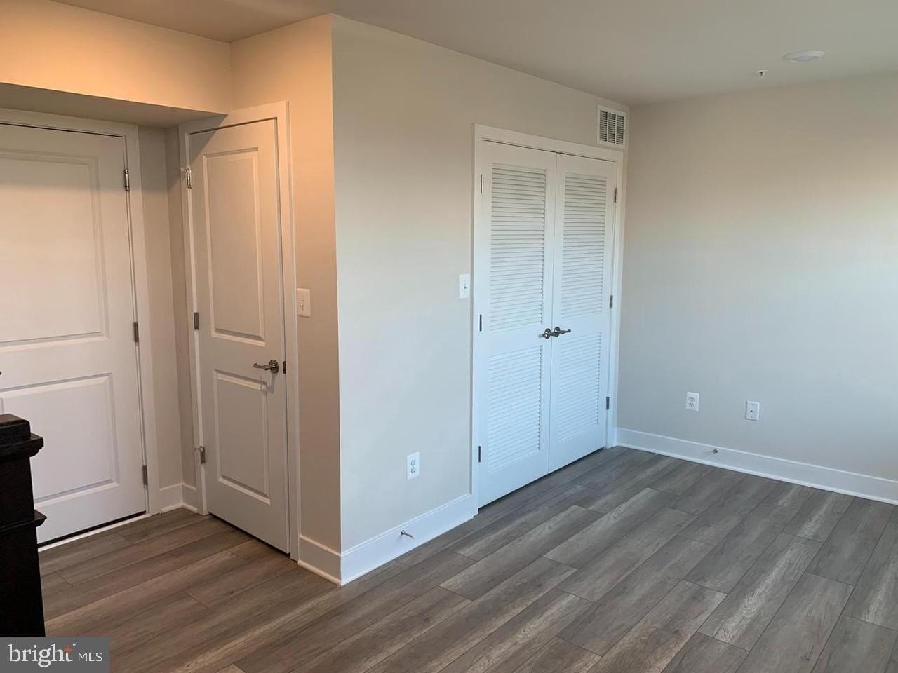 7881 Barrensdale Rd - Photo 4 of 32