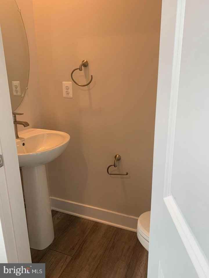 7881 Barrensdale Rd - Photo 6 of 32