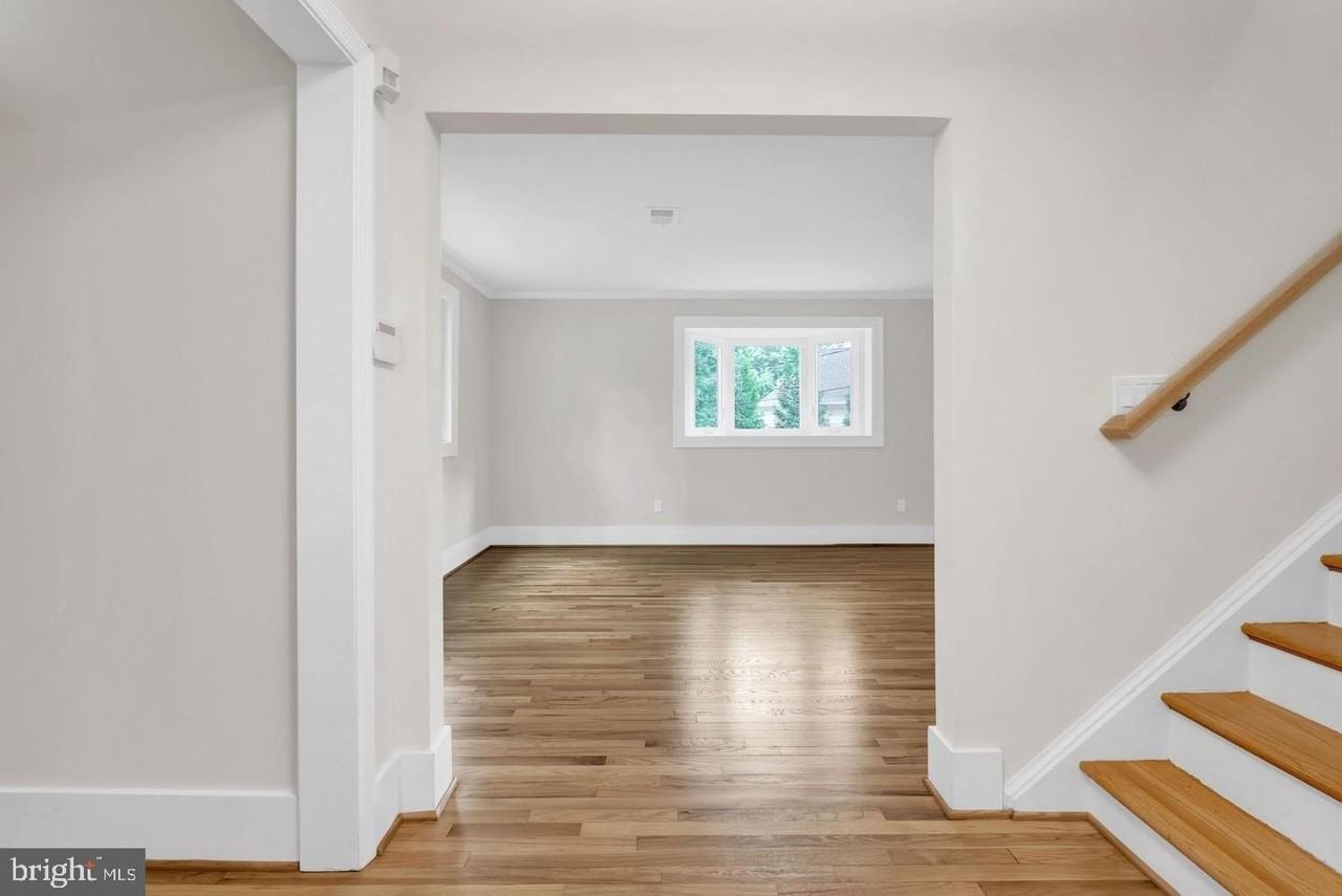 10911 Chandler Rd - Photo 4 of 50