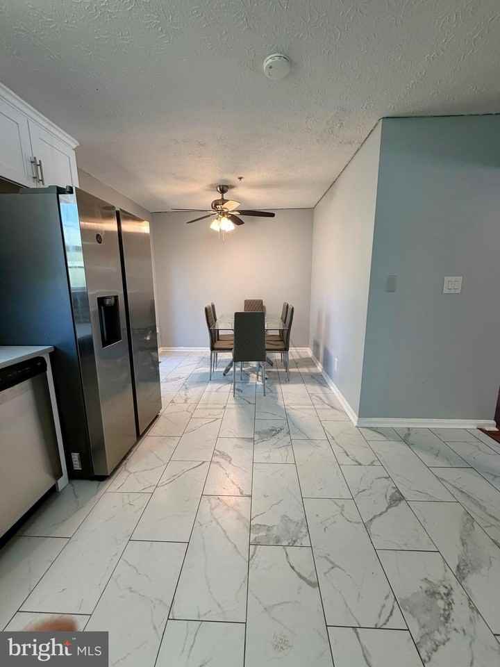 9804 Royal Commerce Pl - Photo 6 of 23