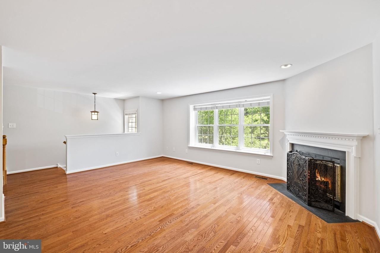 203 Princeton Cir - Photo 3 of 34