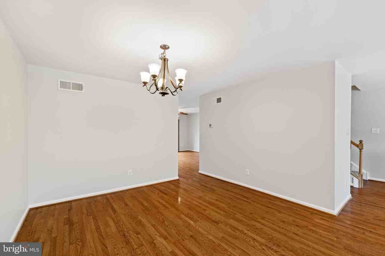 203 Princeton Cir - Photo 7 of 34