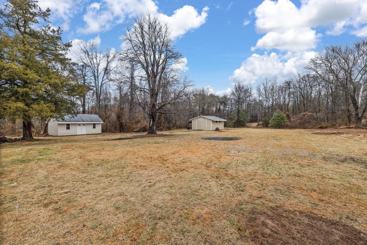 10789 Brent Town Rd - Photo 7 of 29