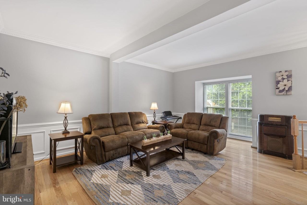 6505 Parish Glebe Ln - Photo 7 of 40