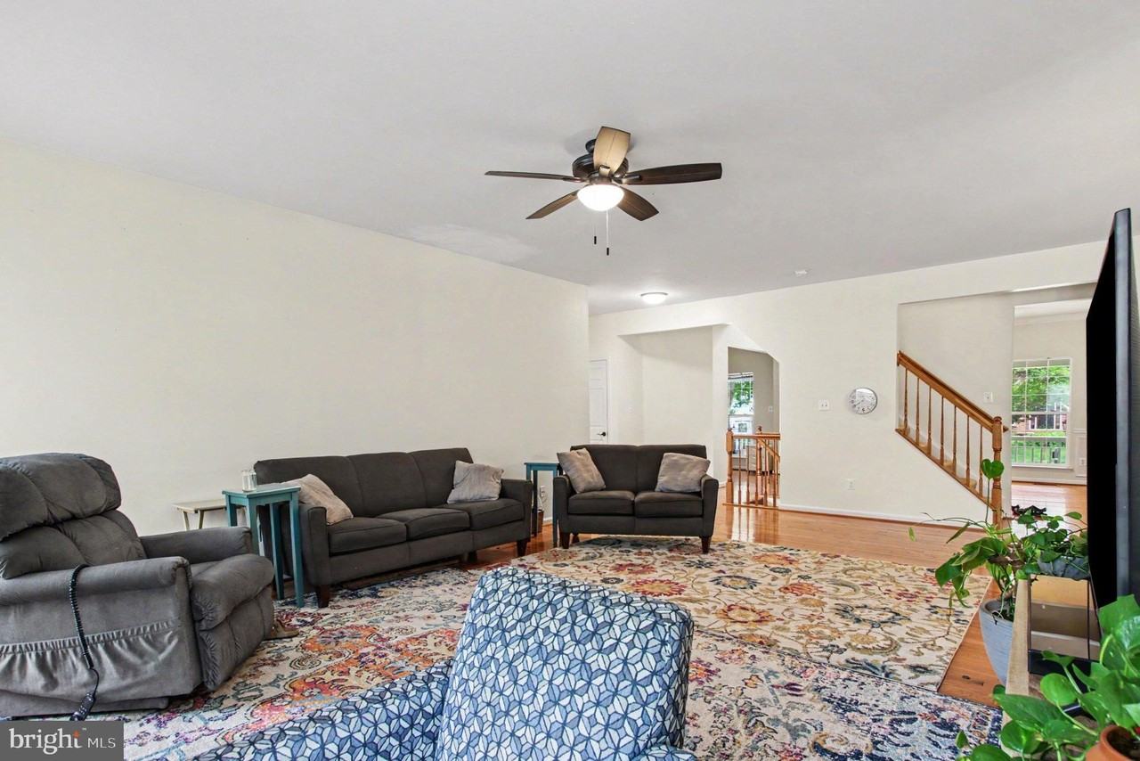 15812 Ibsen Pl - Photo 7 of 26