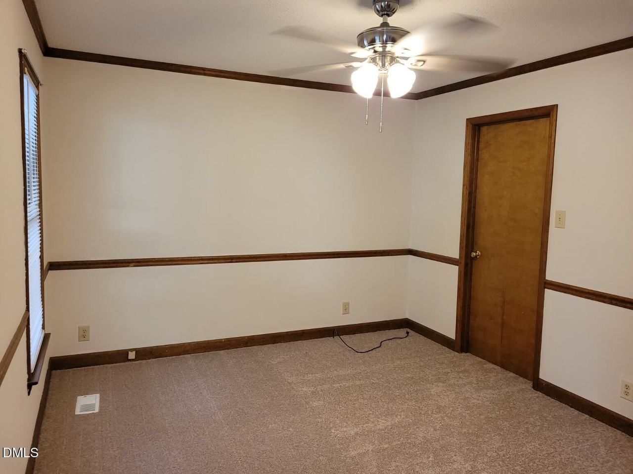 4009 Omer Ln - Photo 5 of 30