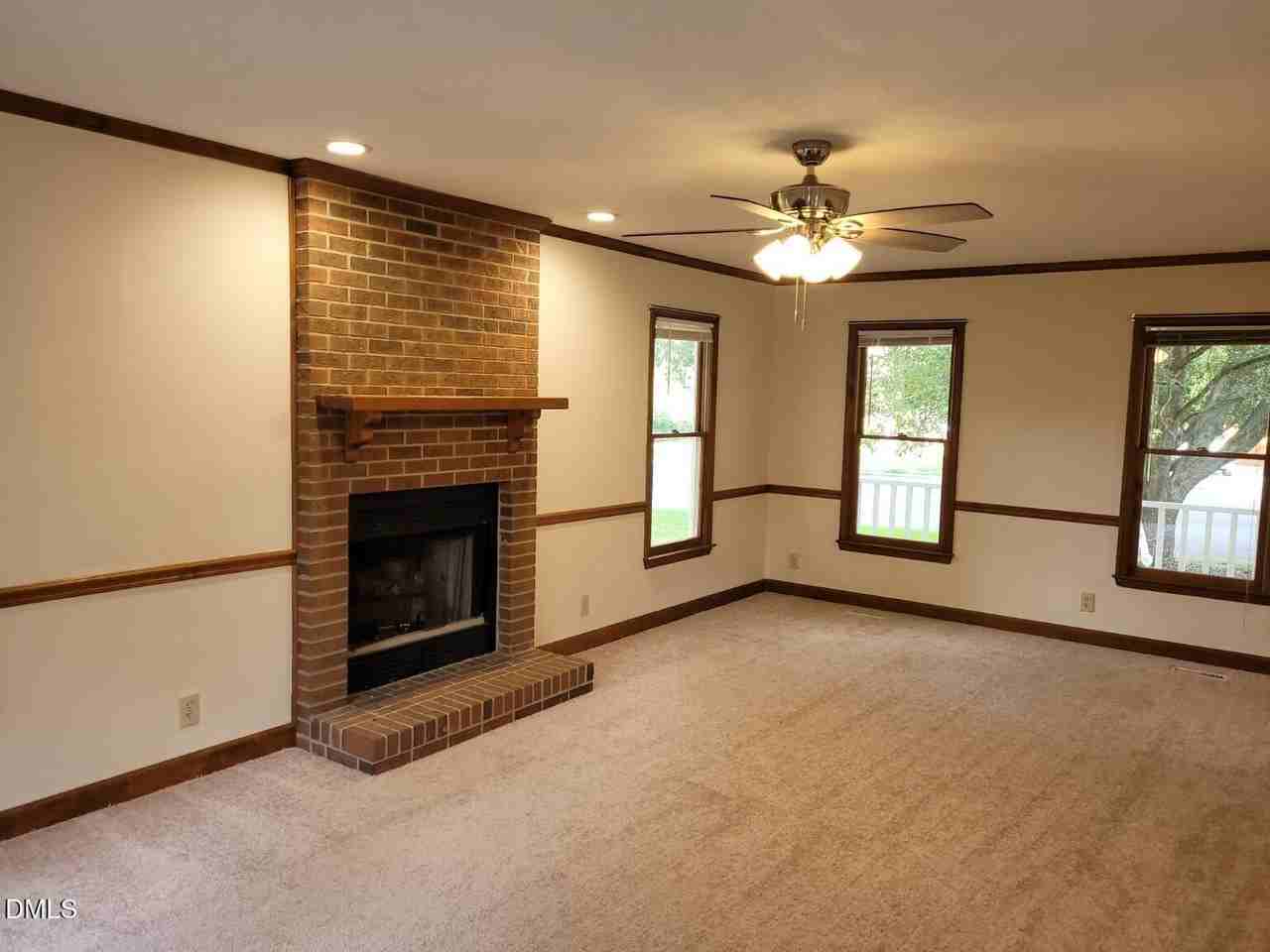 4009 Omer Ln - Photo 6 of 30