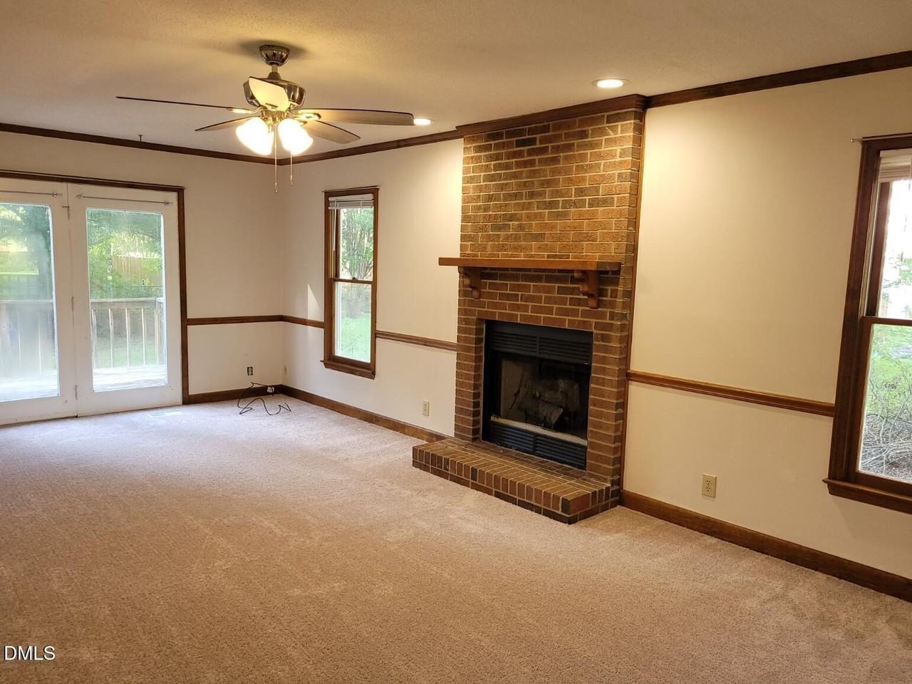 4009 Omer Ln - Photo 7 of 30