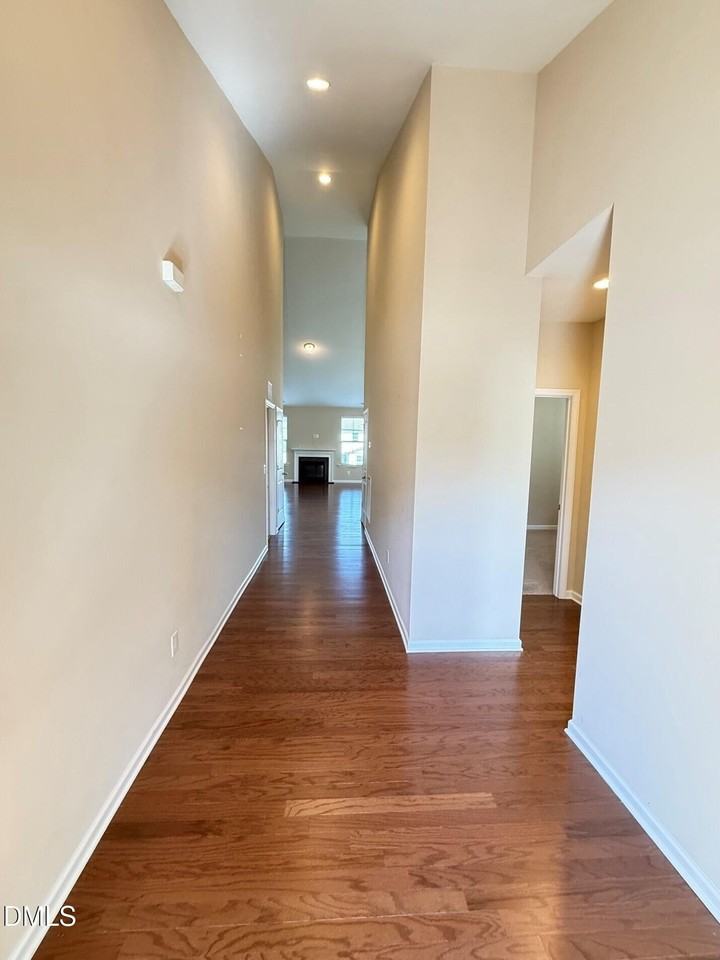 2433 Cedar Rock Dr - Photo 2 of 32