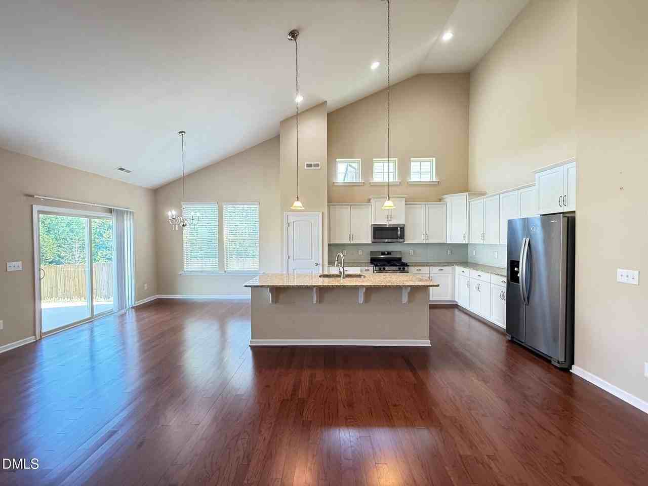 2433 Cedar Rock Dr - Photo 4 of 32