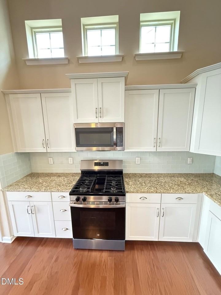 2433 Cedar Rock Dr - Photo 6 of 32