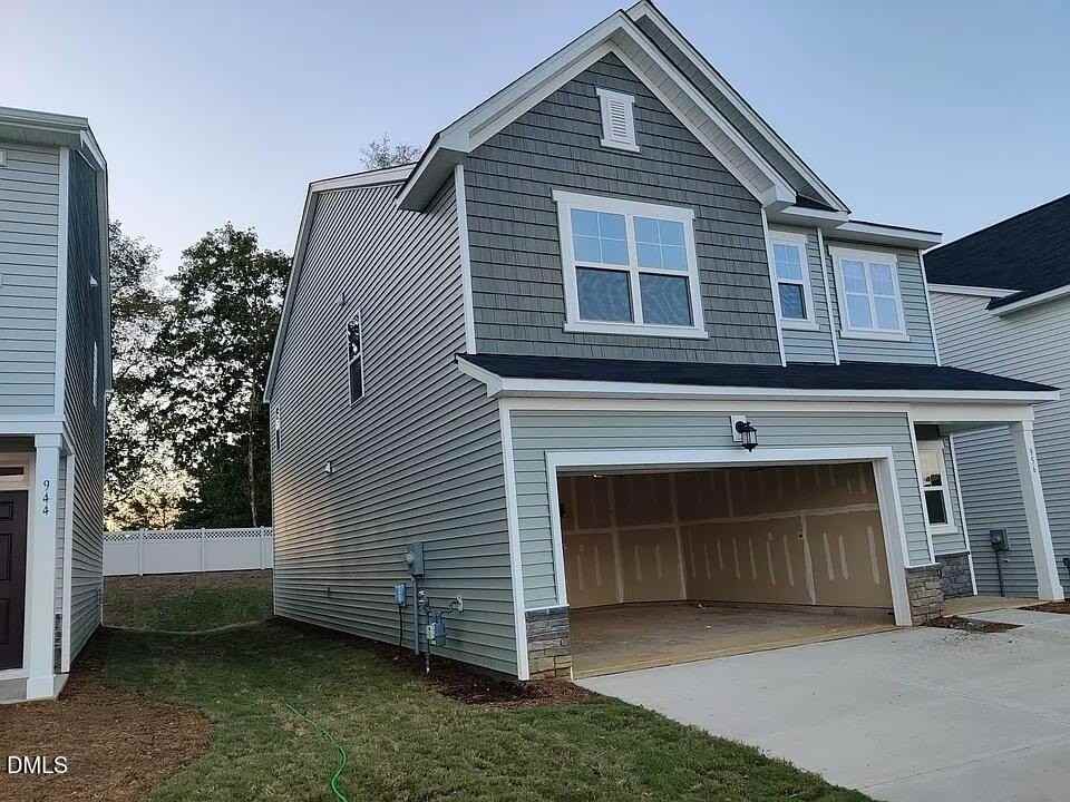 956 Maple Branch Cir - Photo 3 of 33