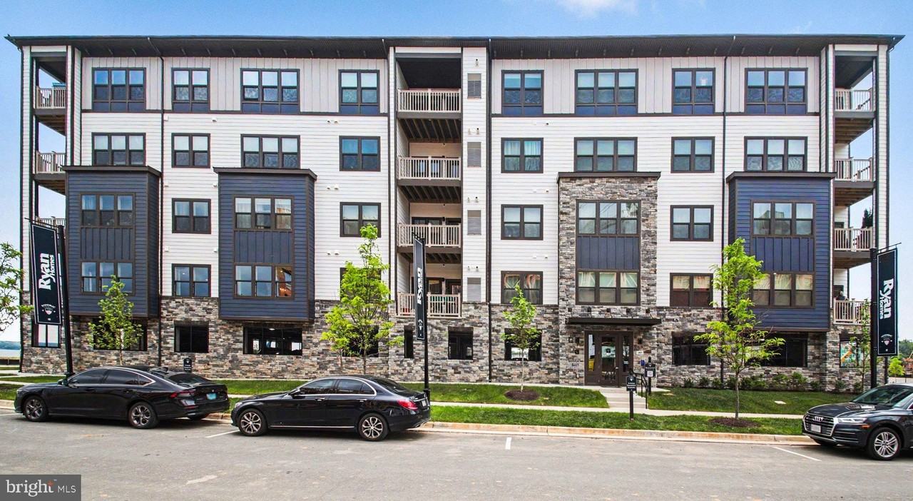 1601 Potomac Shores Pkwy #401 - Photo 2 of 26