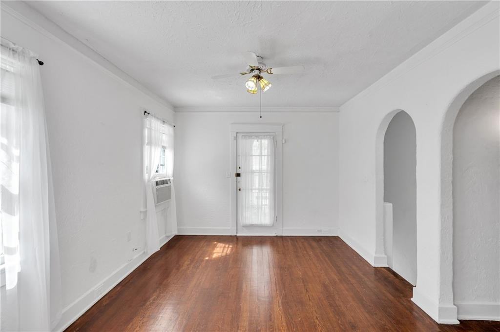 4502 Pitt St - Photo 5 of 30