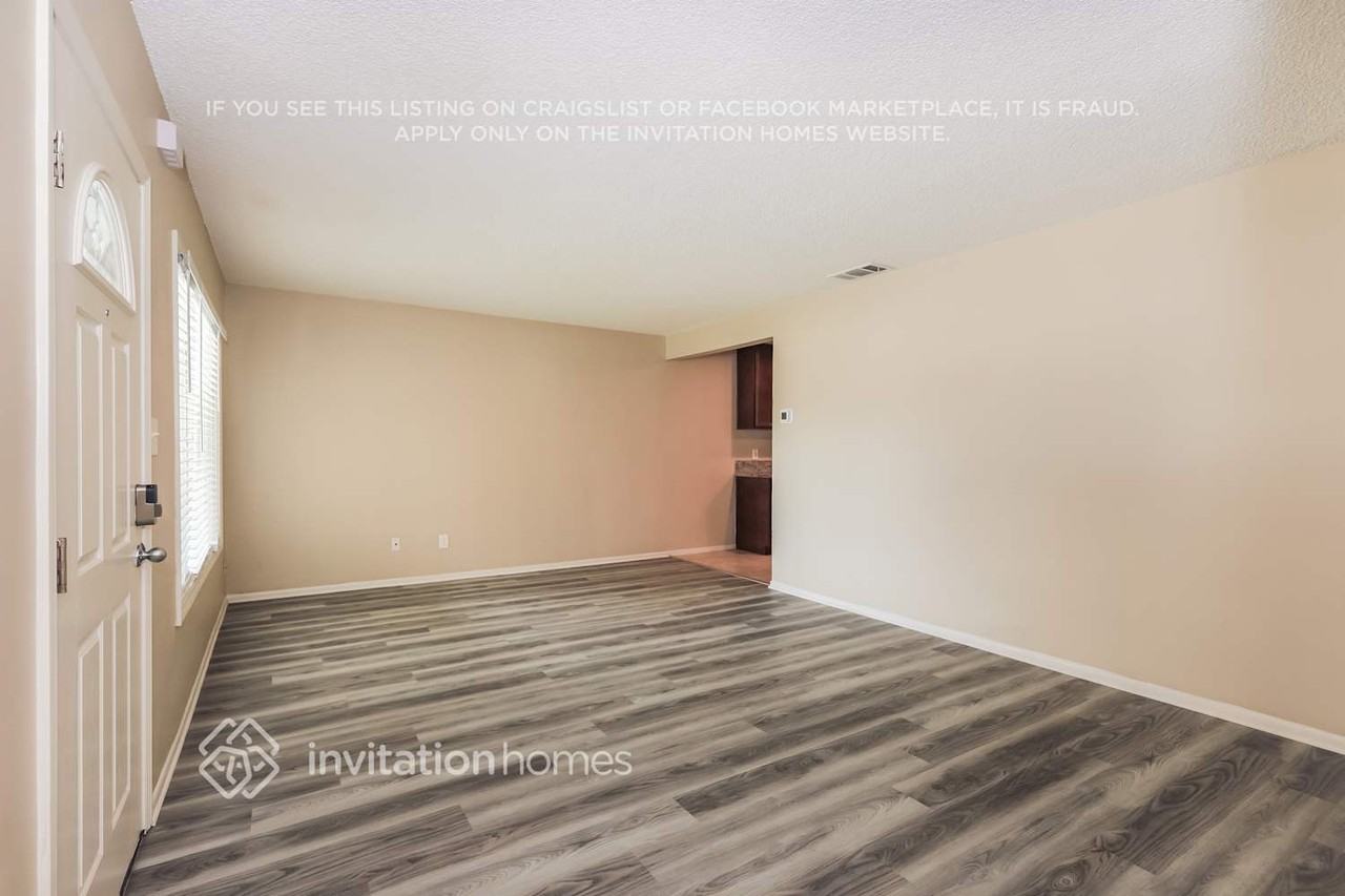 8943 Conway Dr - Photo 3 of 17