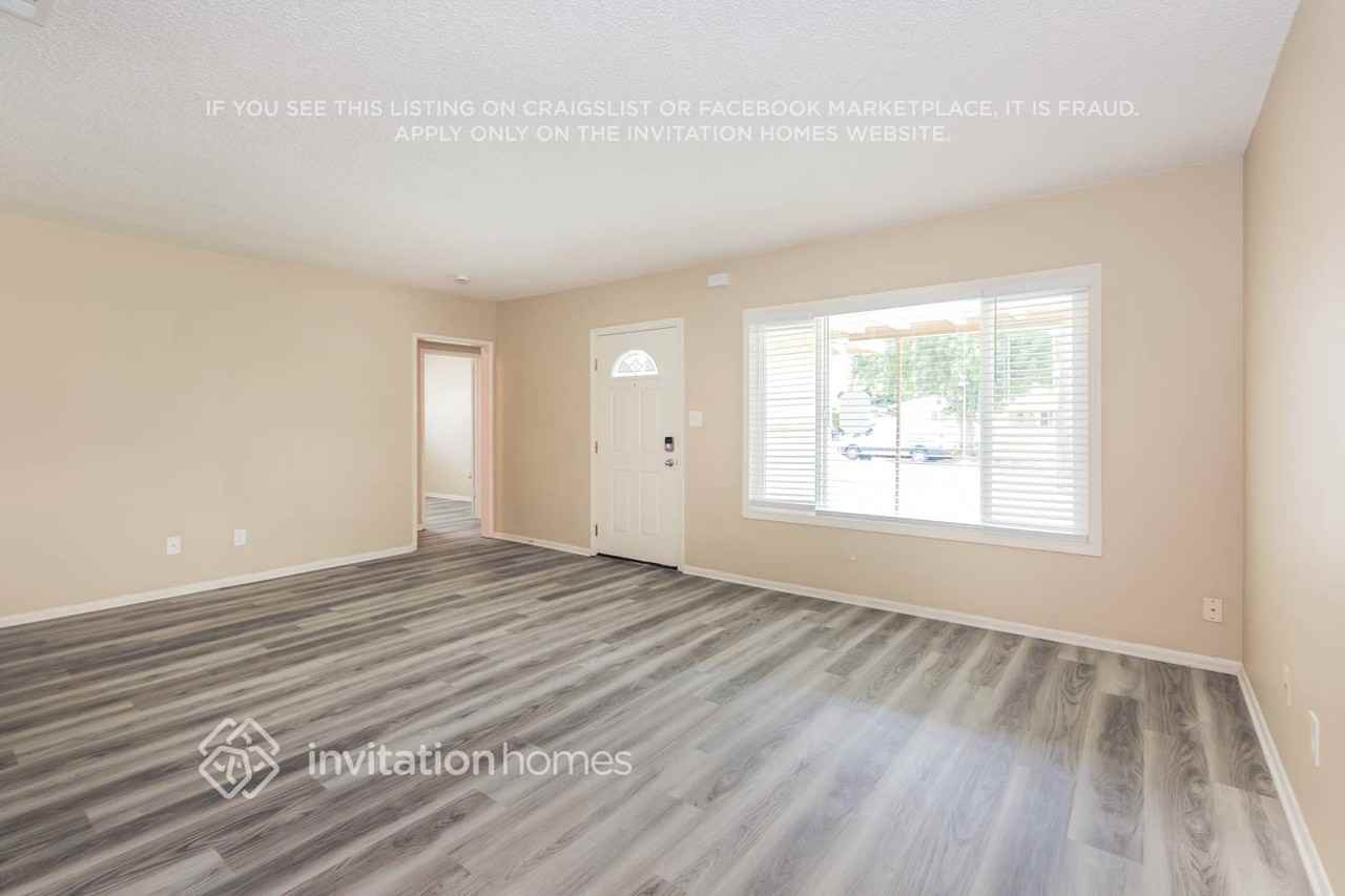 8943 Conway Dr - Photo 4 of 17