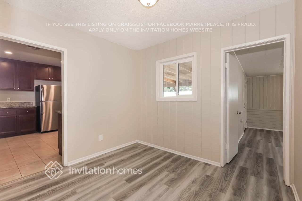 8943 Conway Dr - Photo 5 of 17