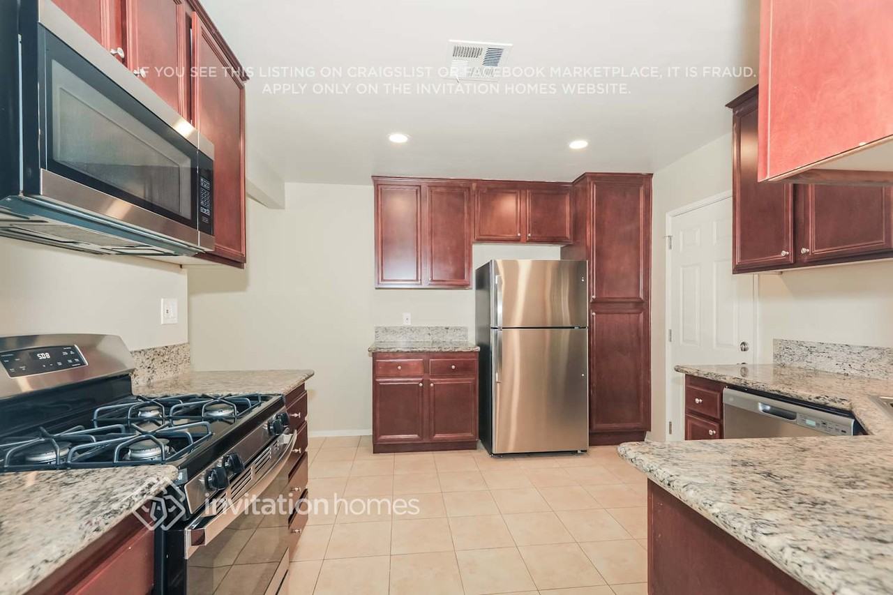8943 Conway Dr - Photo 7 of 17