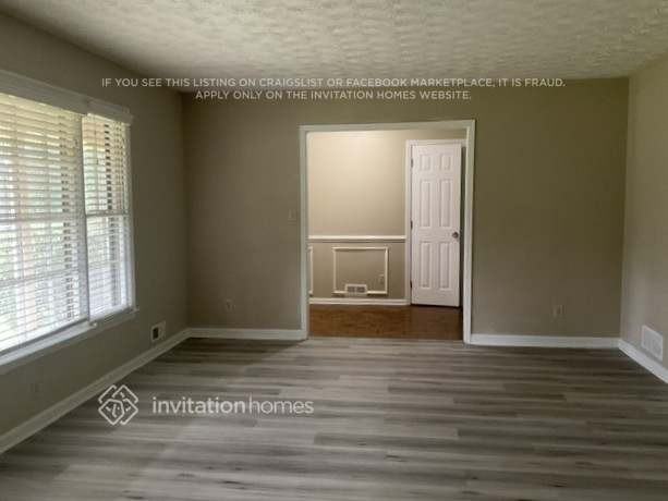 542 Kenwood Rd - Photo 5 of 26