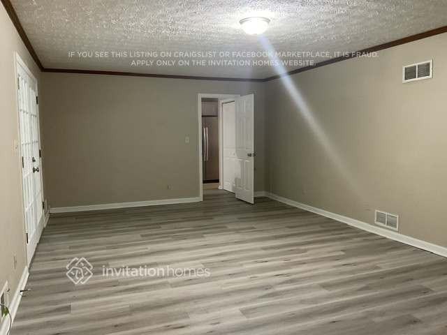 542 Kenwood Rd - Photo 7 of 26