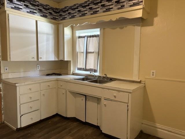414 Randall St - Photo 4 of 7