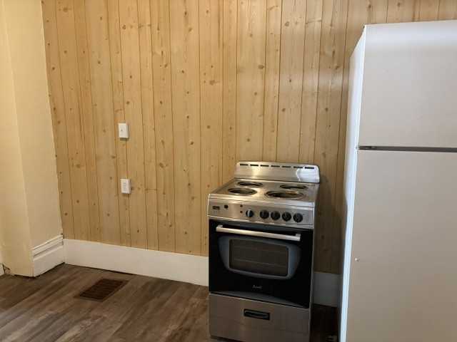 414 Randall St - Photo 5 of 7