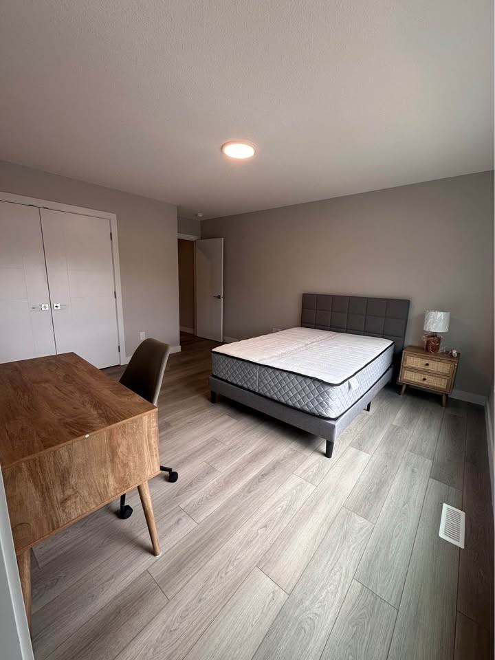 10914 77 Ave Nw - Photo 2 of 12