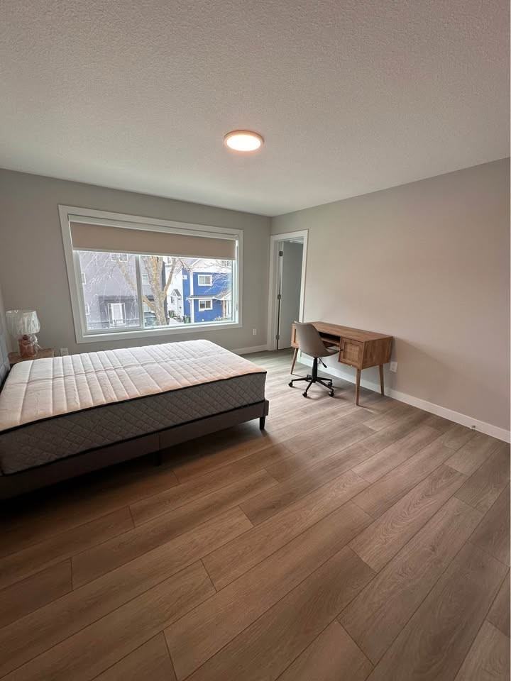 10914 77 Ave Nw - Photo 4 of 12
