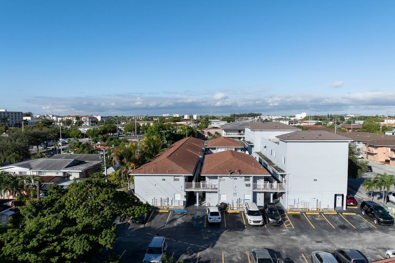 Kina Hialeah Apartments - Photo 5 of 34