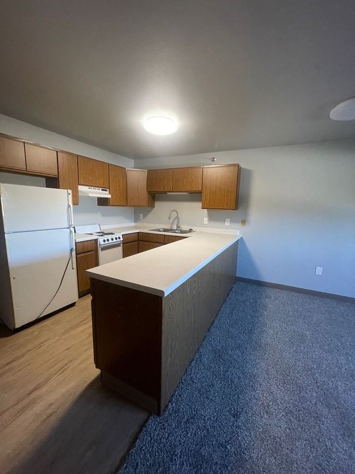 1038 Fond du Lac Ave - Photo 6 of 15