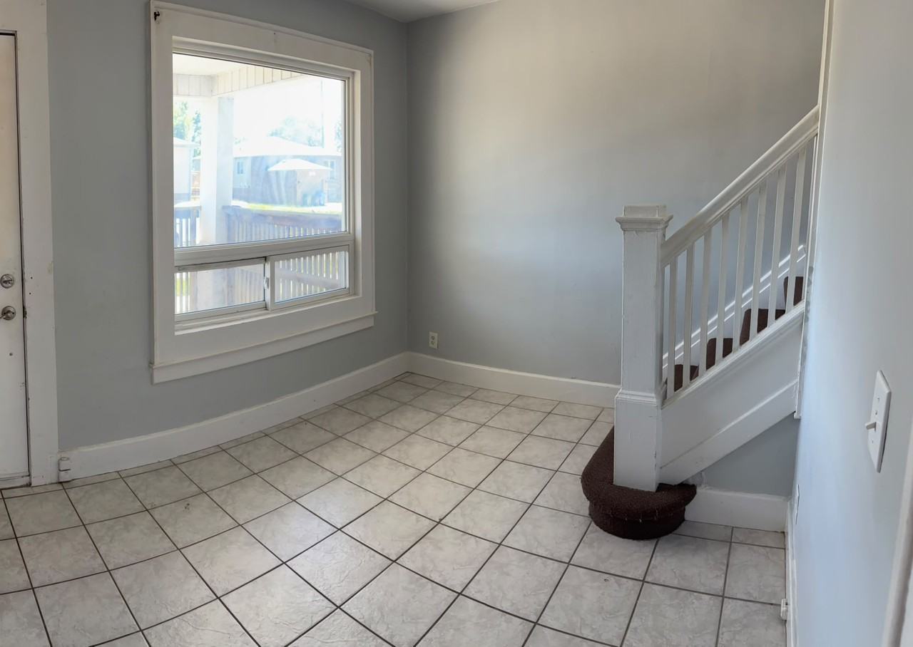 1094 Niagara Street - Photo 7 of 20