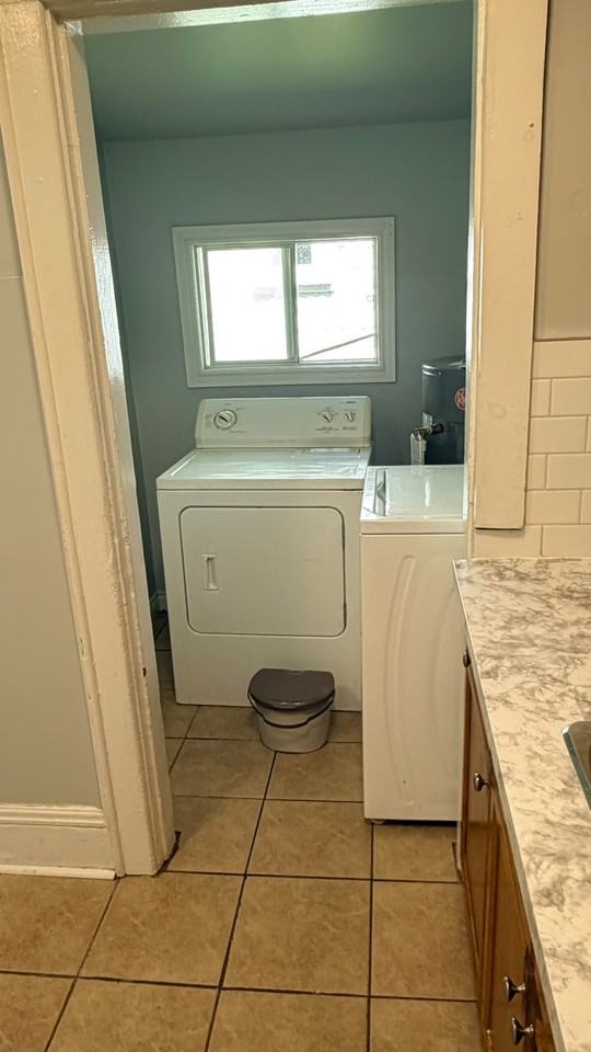 1094 Niagara Street - Photo 3 of 20