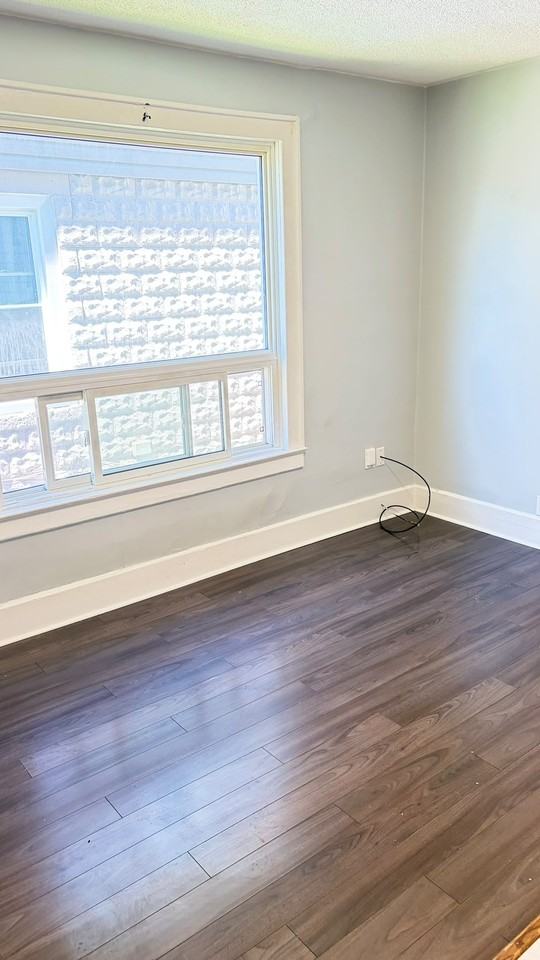 1094 Niagara Street - Photo 6 of 20