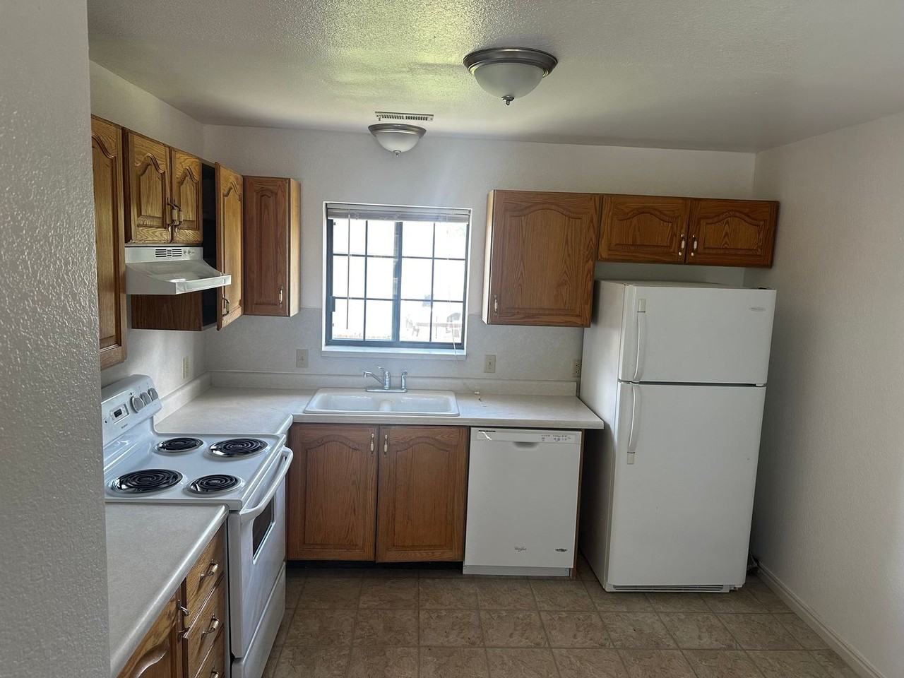 318 W 620 N - Photo 6 of 9