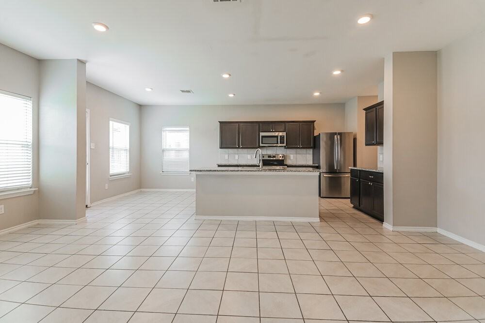820 Horton St - Photo 5 of 17