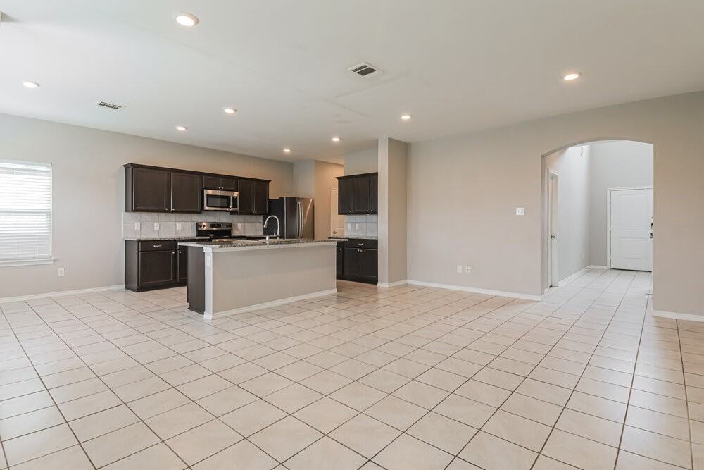 820 Horton St - Photo 6 of 17