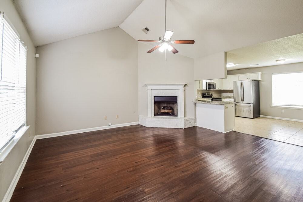 4506 Shadow Hollow Dr - Photo 4 of 16