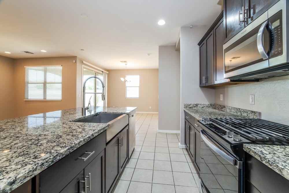 11022 W Marguerite Ave - Photo 6 of 16