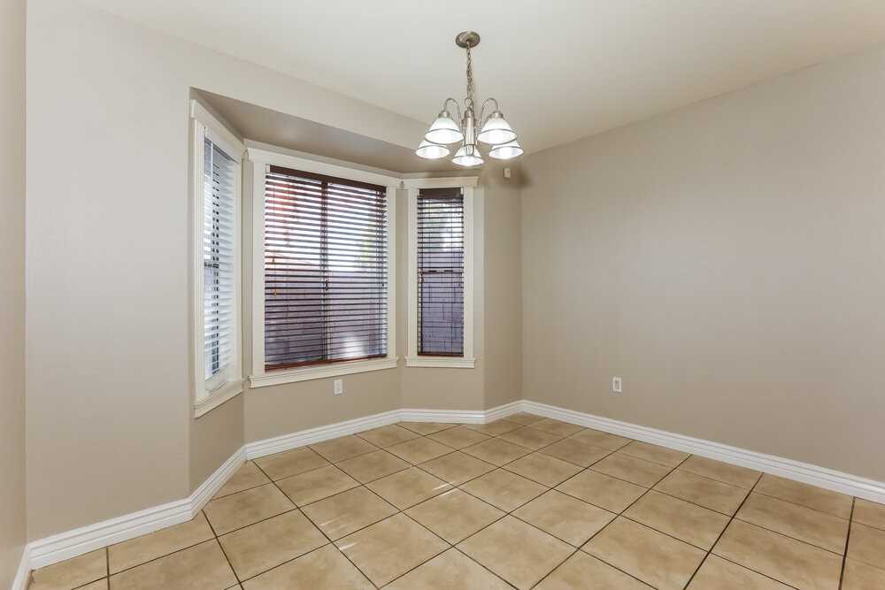 1915 S 39th St #7 - Photo 6 of 17