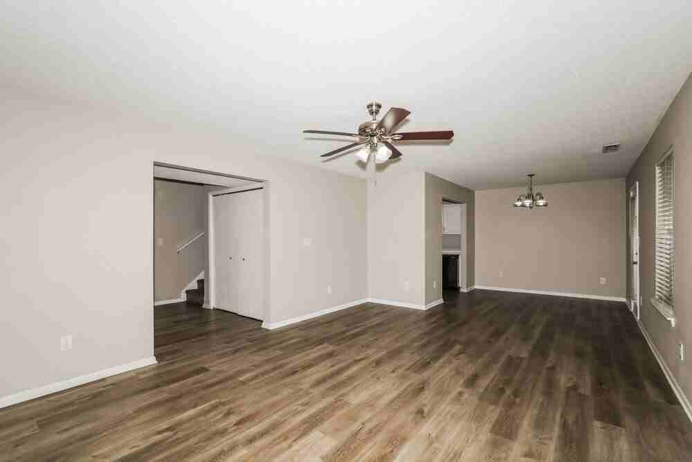 4349 Village Trace Ct - Photo 5 of 17