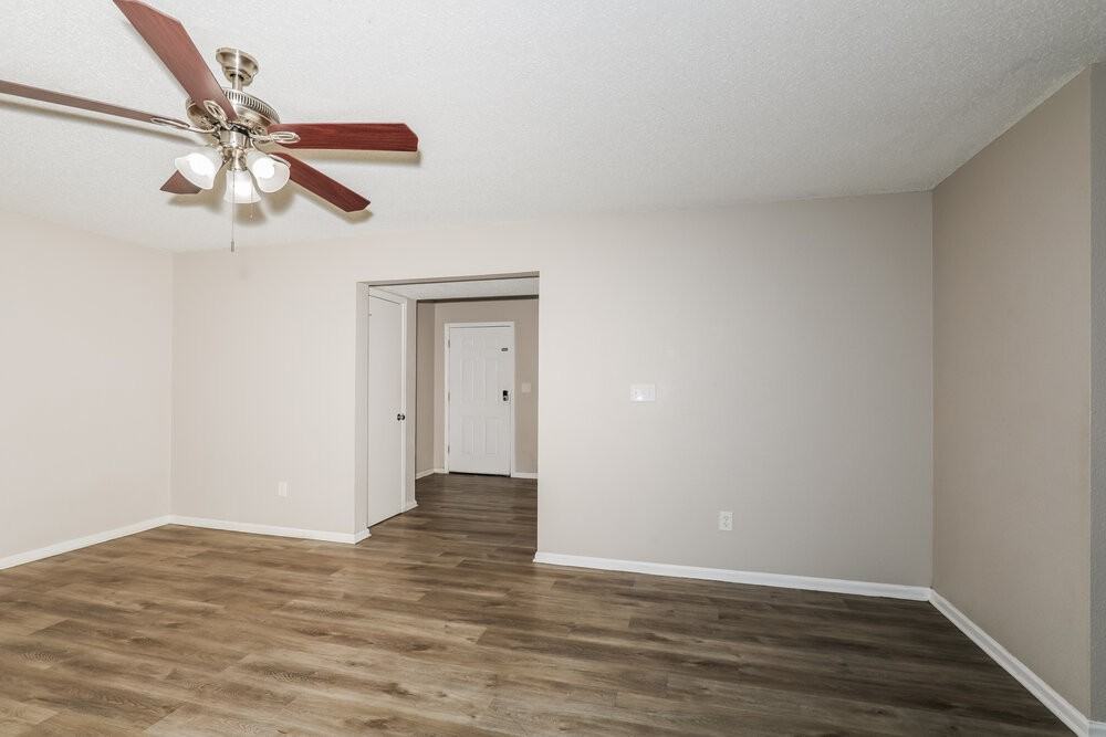 4349 Village Trace Ct - Photo 6 of 17